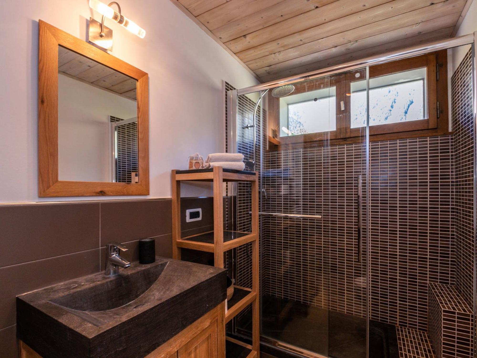 Chaleureux 4 Pers Avec Terrasse Et Wifi, Centre - Fr-1-343-222 Apartment *